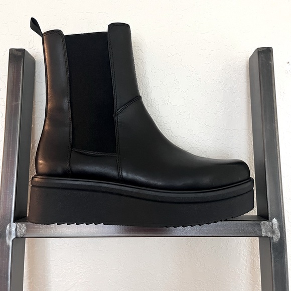 Steve Madden Clarisa Leather Round Toe Chelsea Boots Women’s Size 9 Black - Picture 1 of 5